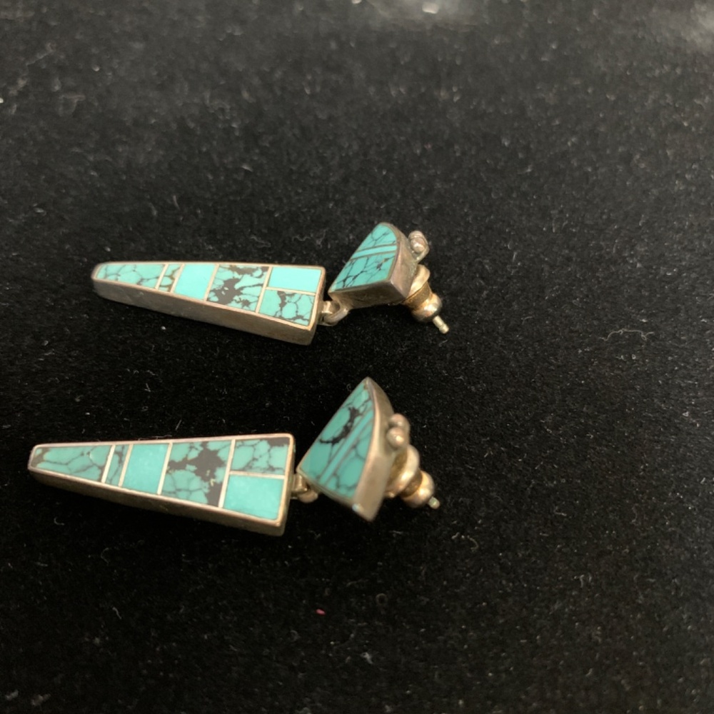 Vintage Southwestern Turquoise Inlay and Sterling Silver Earrings. - Picture 2 of 6